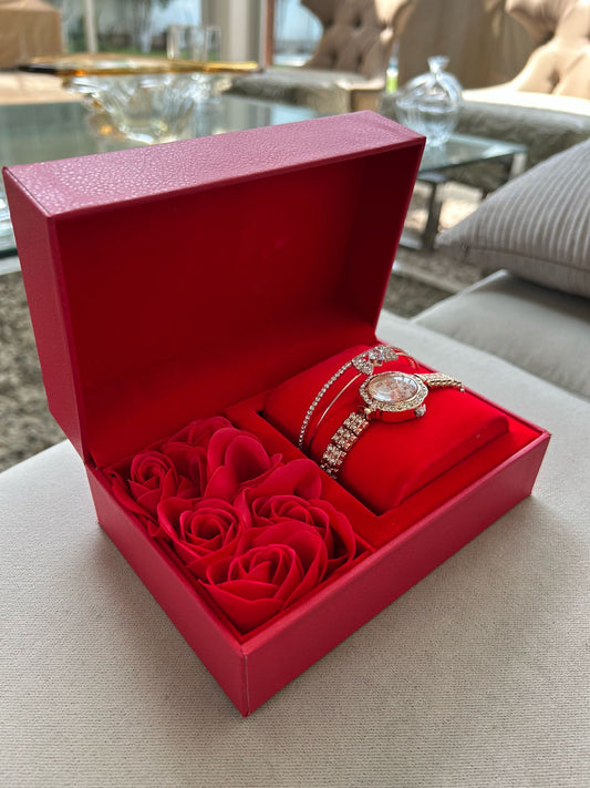 joyera con reloj y brazalete